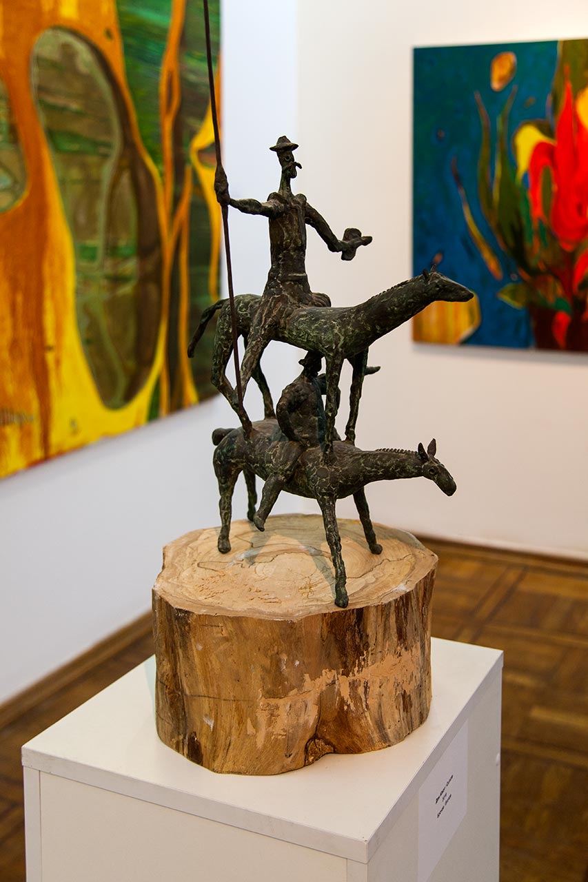 Експозиція виставки Петра Антипа «Богиня степу»