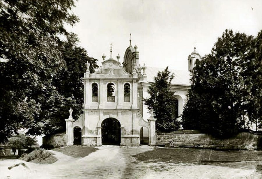 Костел в Ходорові