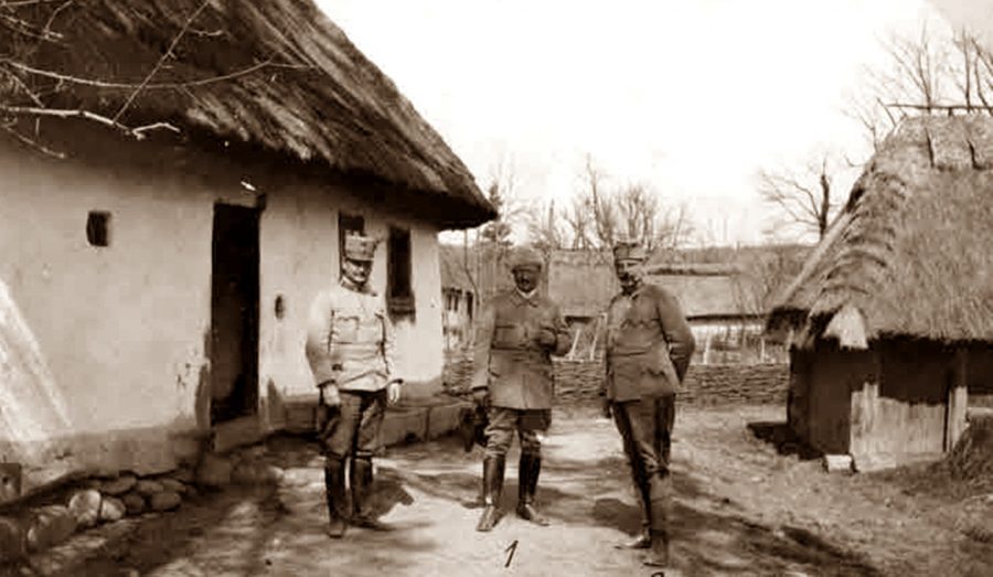 Свен Гедін (по центру), село на Галичині, 1914-1918