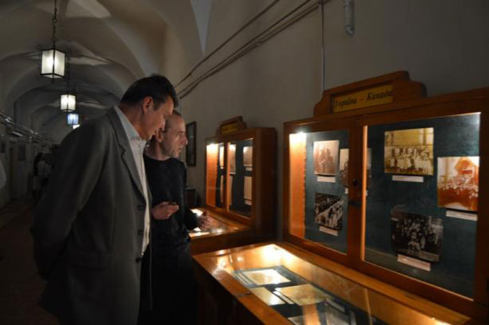 Відкриття виставки «Українська трудова еміграція в Канаду»