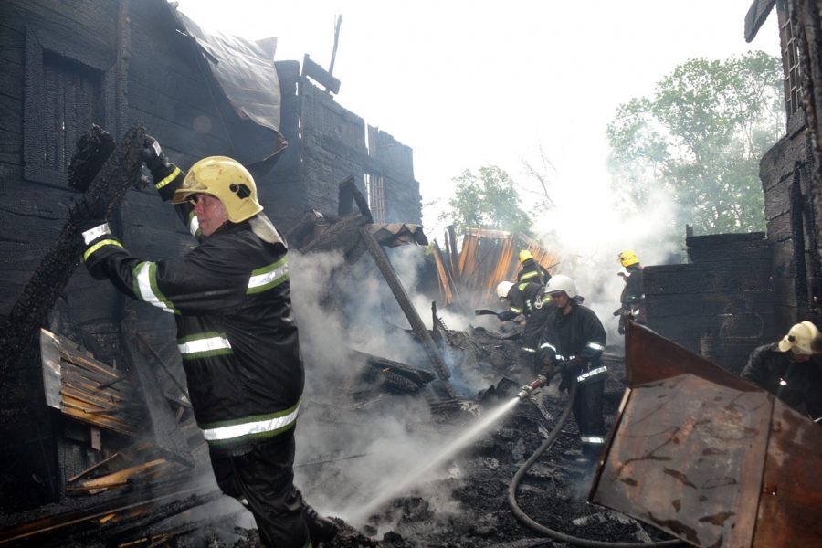 Ліквідація пожежі в церкві «Введення в Храм Пресвятої Богородиці» в с. Велика Горожанна Миколаївського району 