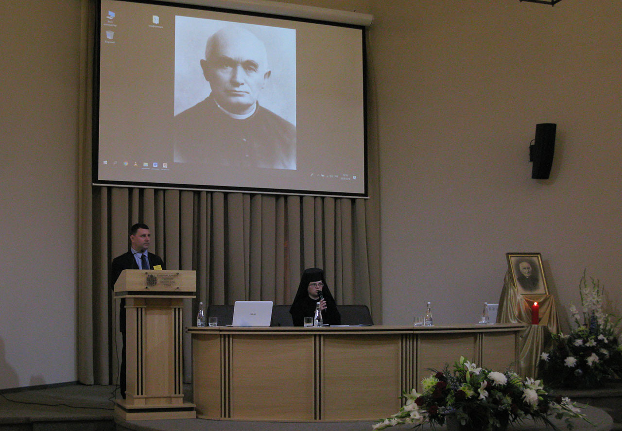 Доповідач д-р філософії Іван Матковський розповідає про взаємини родини Шептицьких із о. Кирилом Селецьким