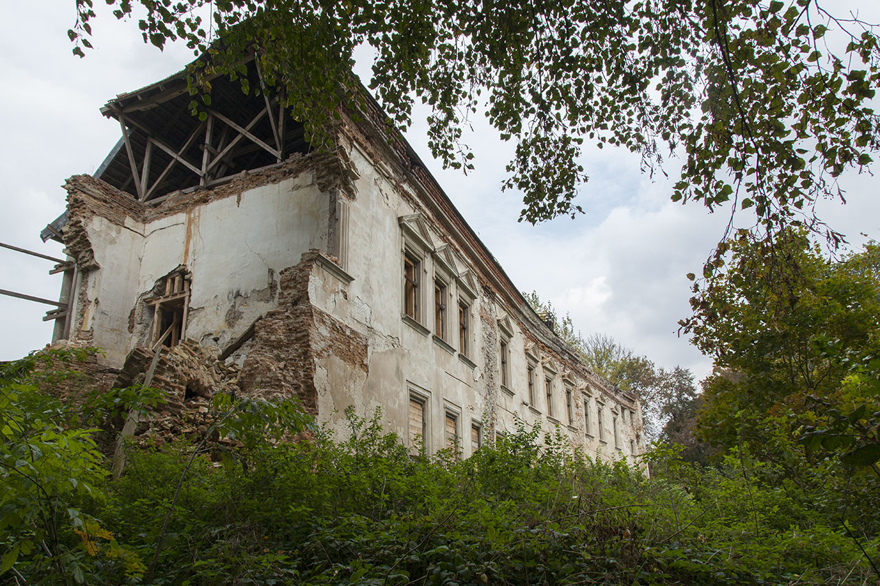 Поморянський замок