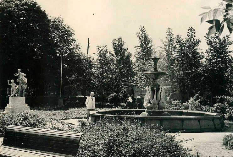 Сквер Матері і дитини