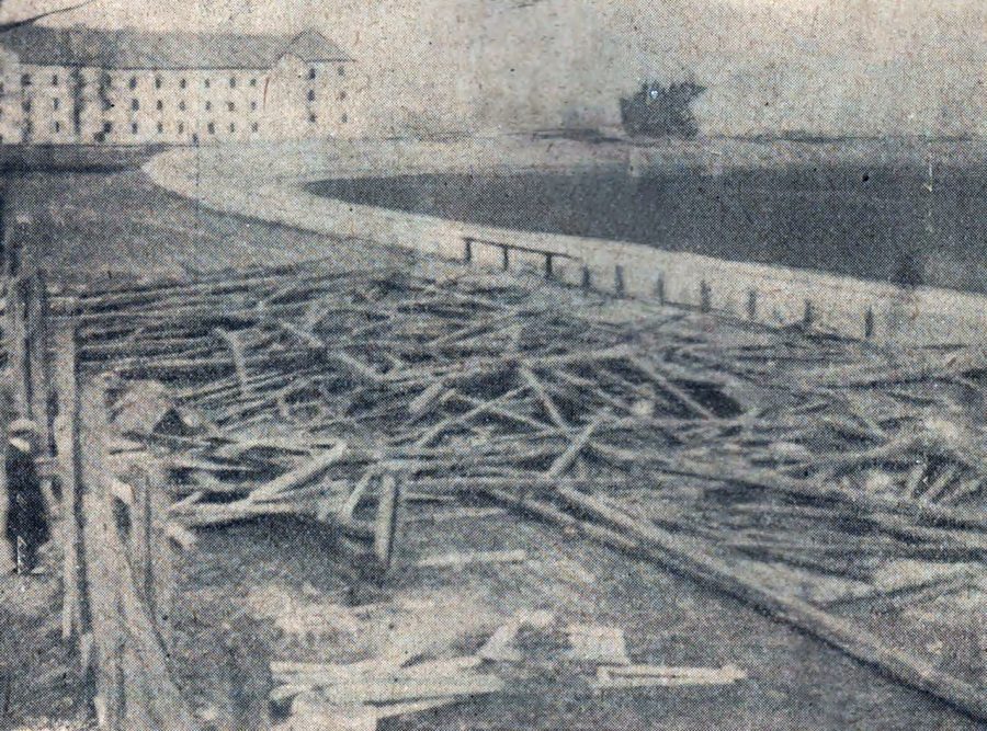 Зруйнована степениця на площі “Сокола Батька” , 1928 р.