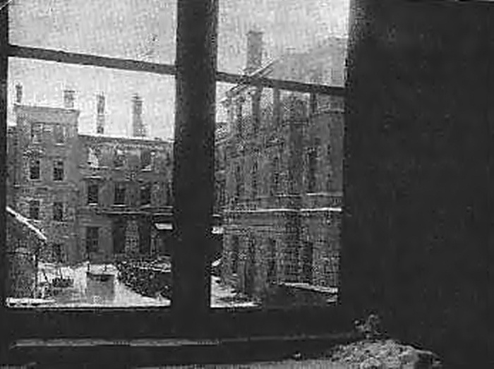 Згарище будівлі Головної пошти після листопадових боїв 1918 р.