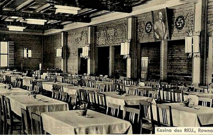 Інтер’єр одного з рівненських ресторанів для німців. Дехто припускає, що на Поштовій