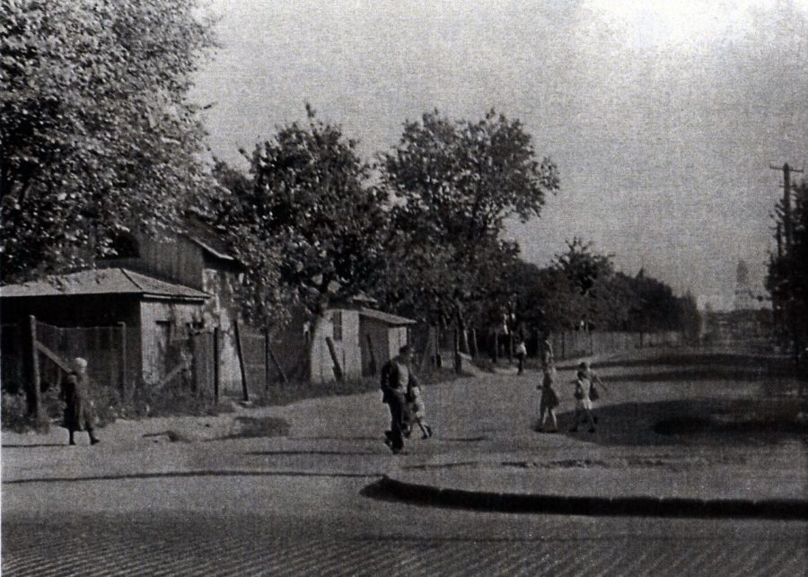 Вигляд колишньої вулиці Церковної зі сторони вулиці Городоцької, поч. 60-х рр. ХХ ст. Автор - Степан Судейко