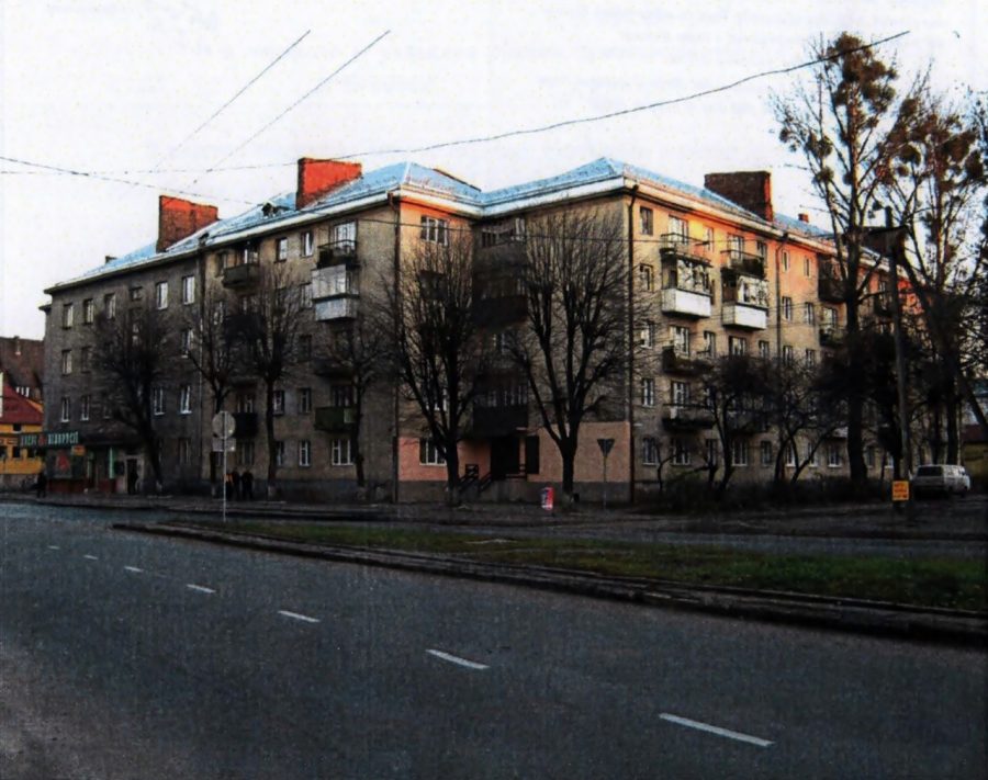 Забудова земельної ділянки церкви Св. ап. Андрія і св. Володимира на Богданівці, 2010 р. Автор - Орест Судейко