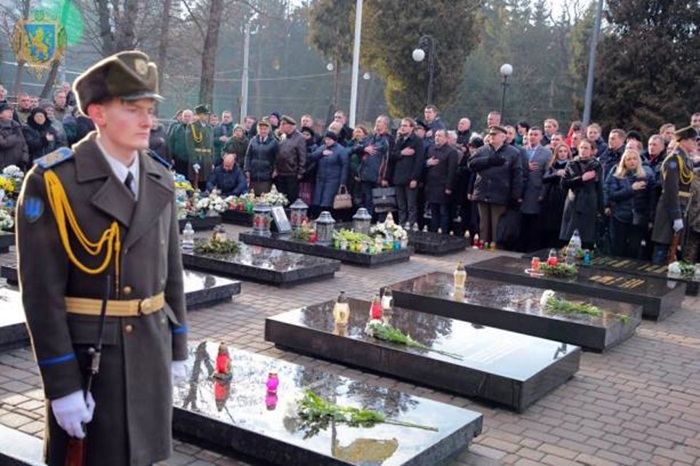 Вшанування пам'яті Героїв Небесної Сотні на Личаківському кладовищі, 2019 р.