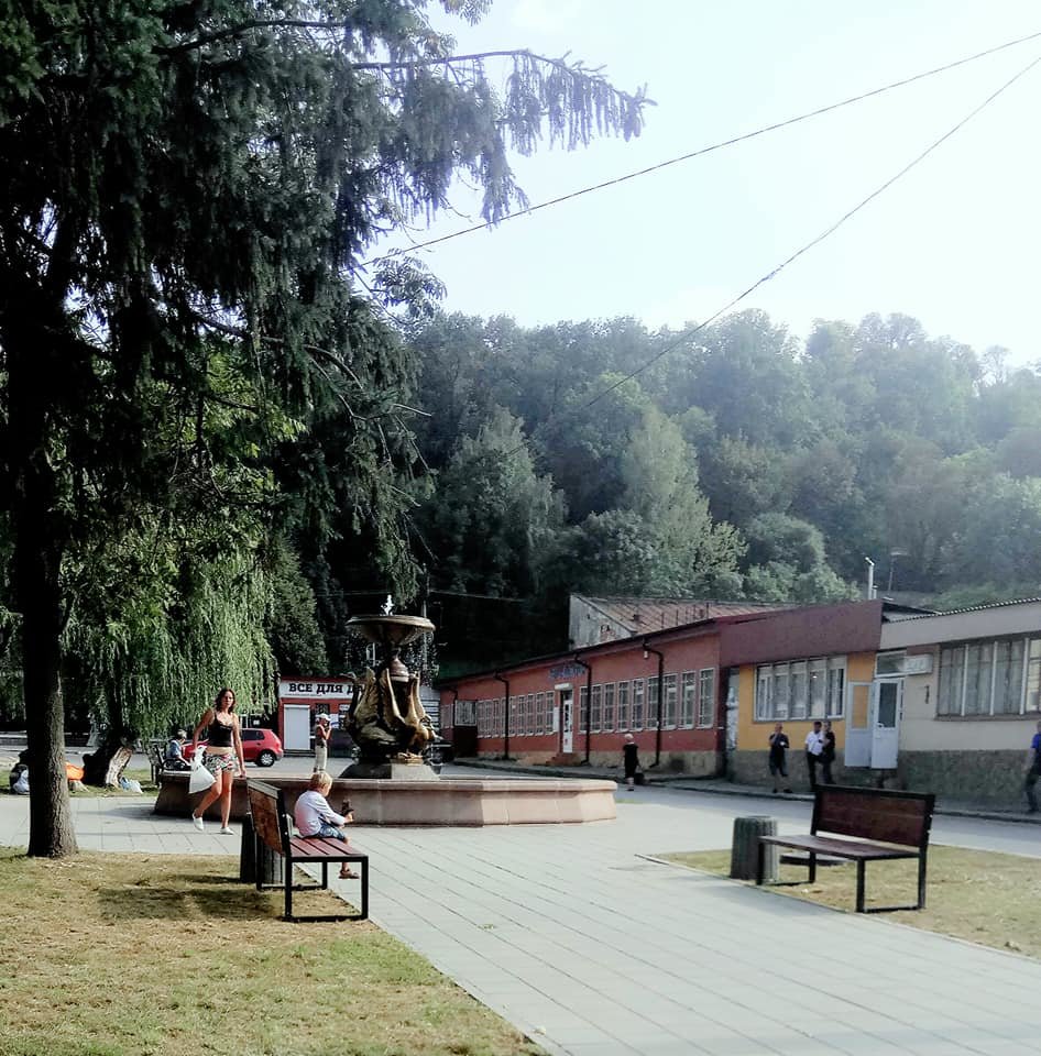 Площа Кринична