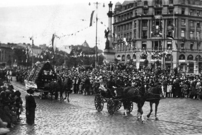 Площа Адама Міцкевича у Львові, фотографія початку ХХ століття
