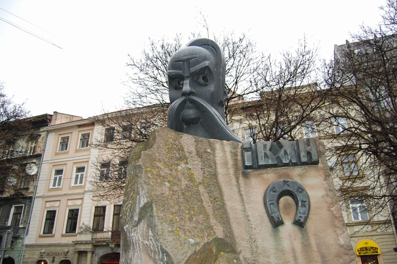 Пам'ятник Івану Підкові у Львові на площі Івана Підкови - історія та сьогодення