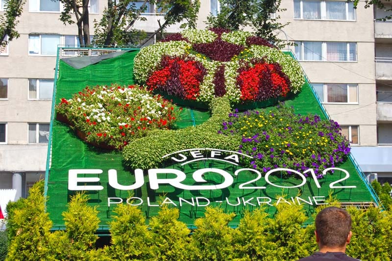 Велике квіткове панно до EURO-2012 в центрі Львова