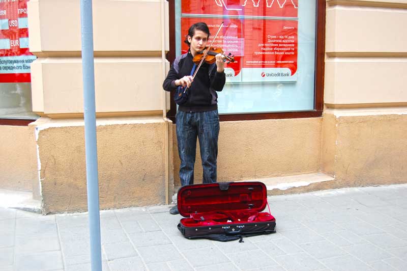 Вуличні артисти старого Львова