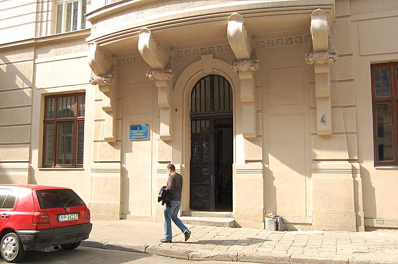 Львівське училище культури і мистецтв на вулиці О. Нижанківського, 2-4