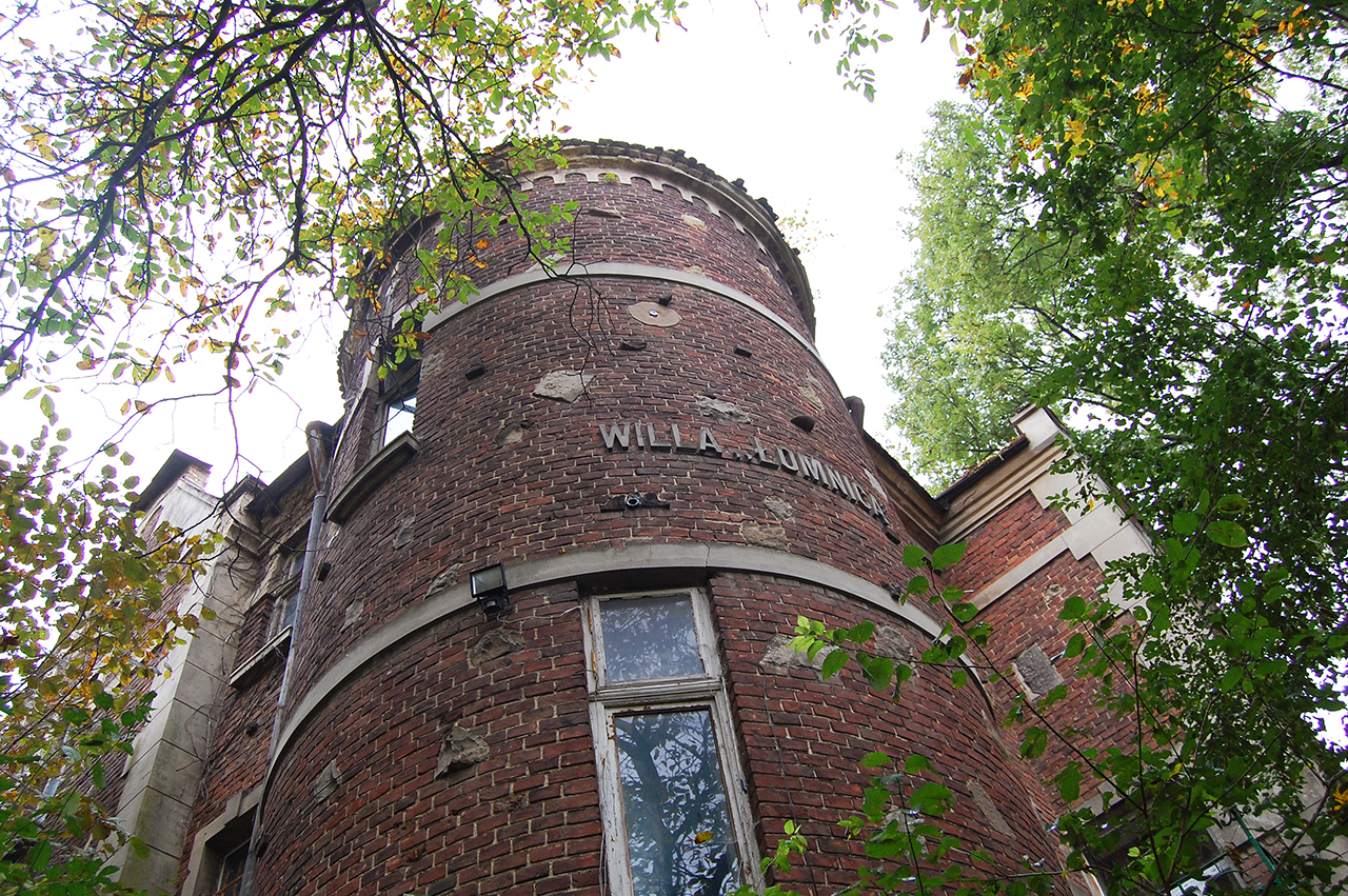 Вілла “Ломниця” у Львові по вул. Ак. Сахарова, 62а