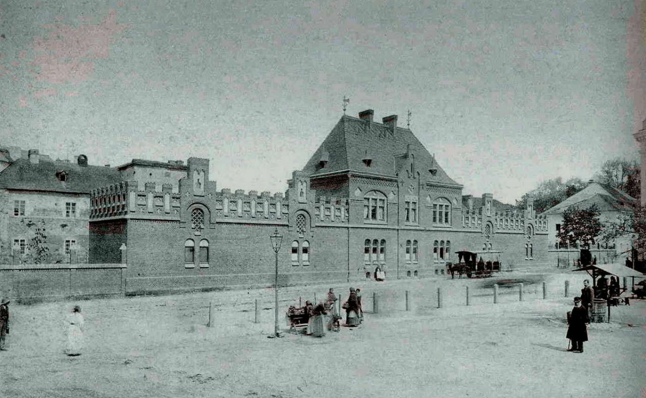 Бернардинська пожежна стражниця на фото 1894 року