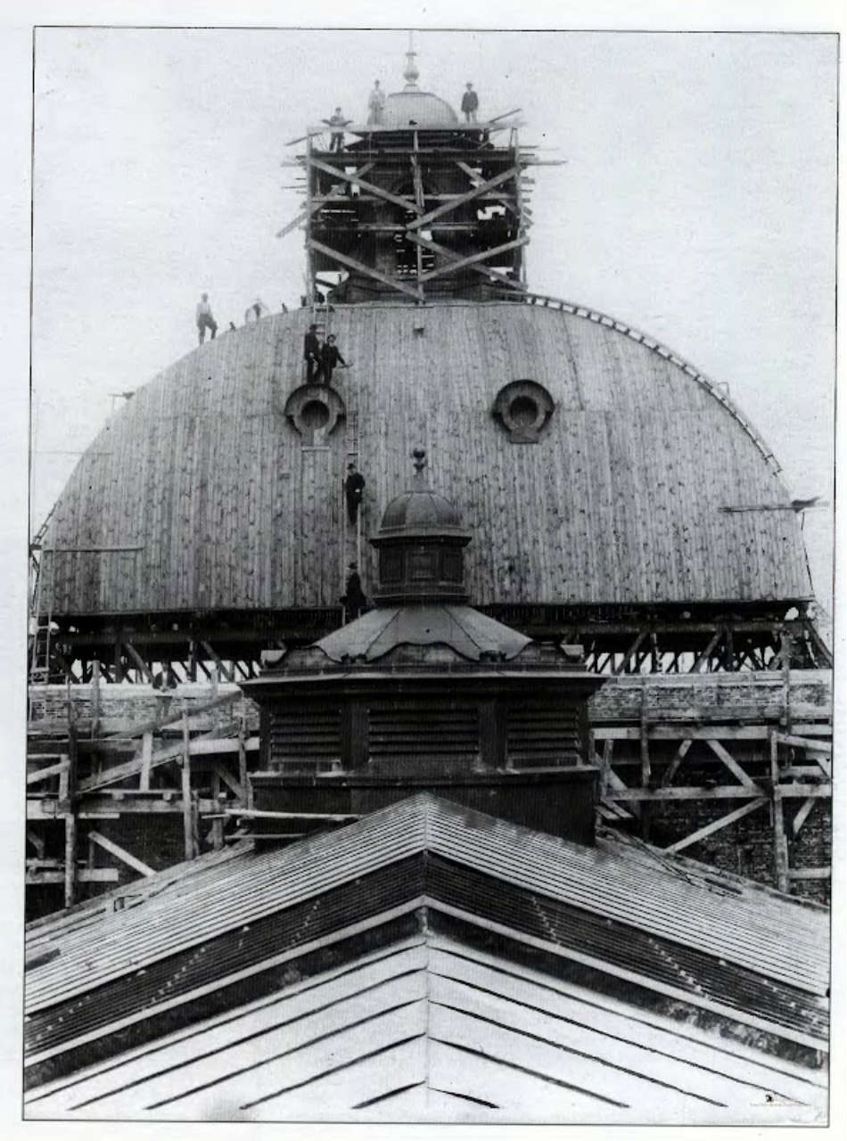 Перекриття головного куполу Львівської Опери. Фото 1900 року