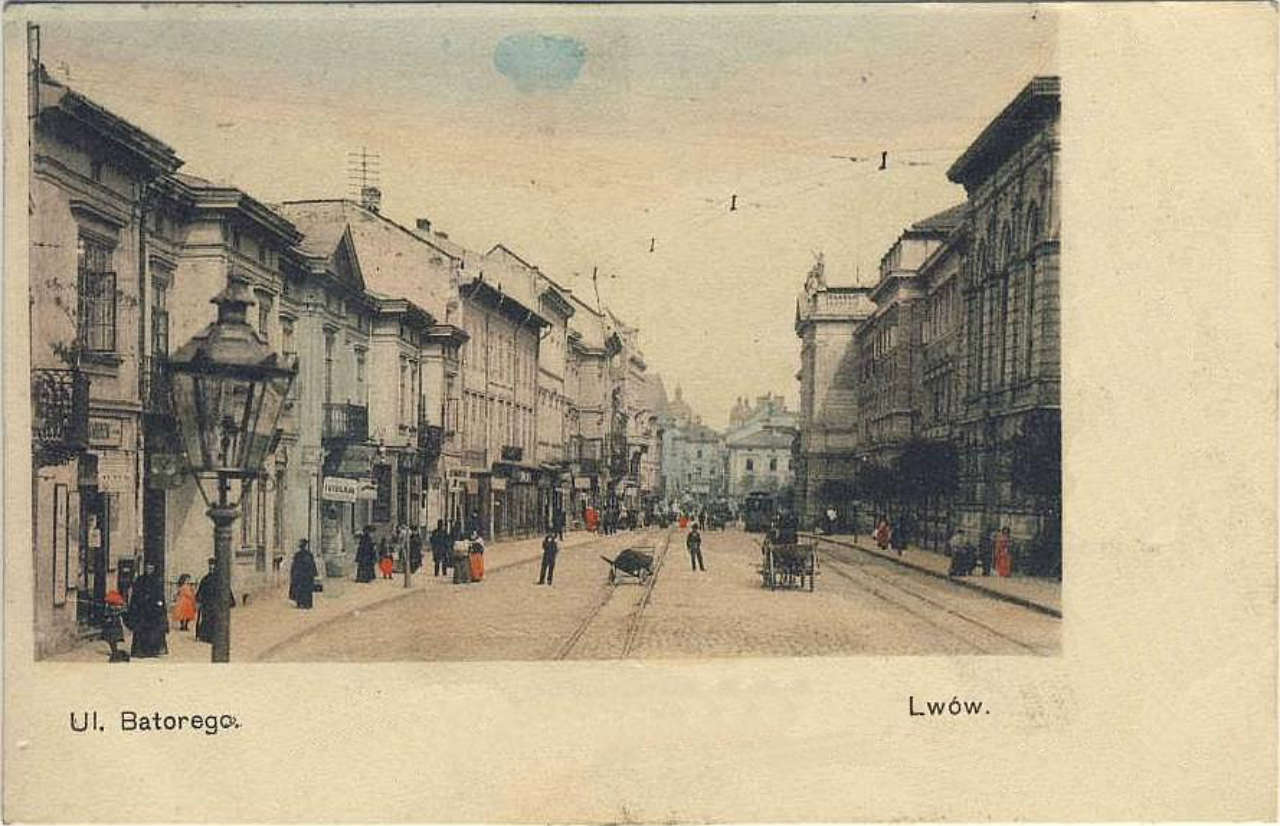 Вид на вулицю Баторія та середмістя Львова. Поштівка поч. XX ст.