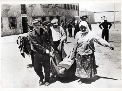 Люди впізнали тіло рідного та забирають для похорону