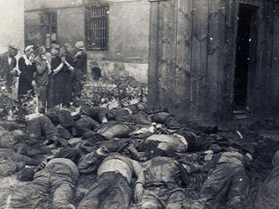 Впізнання загиблих. Фото 3 липня 1941 р.