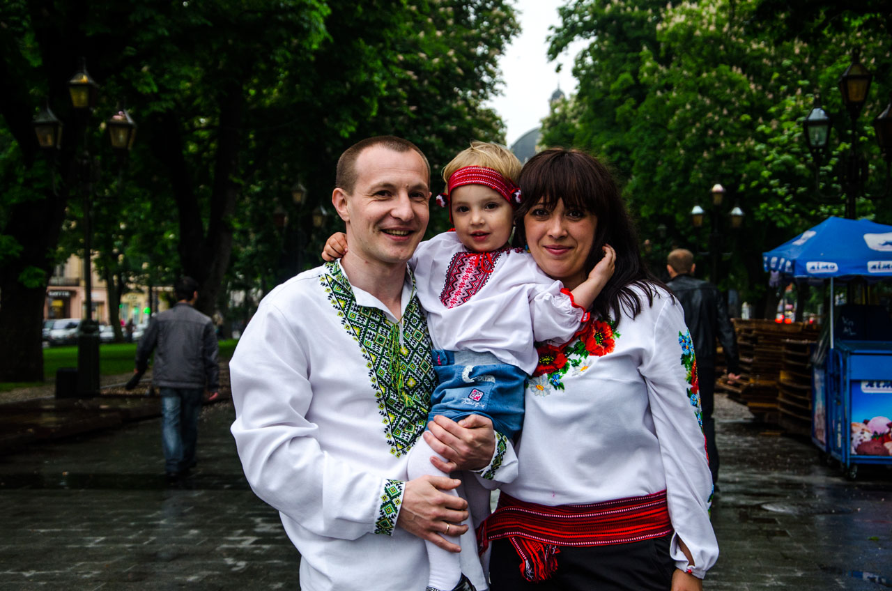 Львів'яни у вишиванках