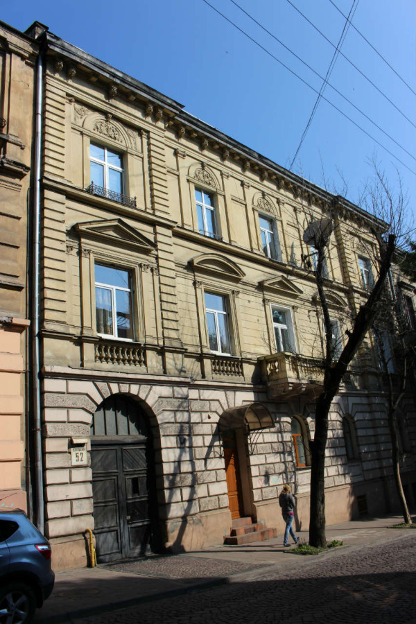 Будинок у якому мешкав останній президент Львова Станіслав Островський (1892-1982). Фото 2015 року