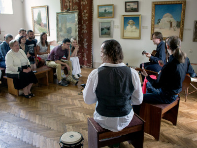 Концерт музичного гурту "Хрущі" в музеї Івана Труша