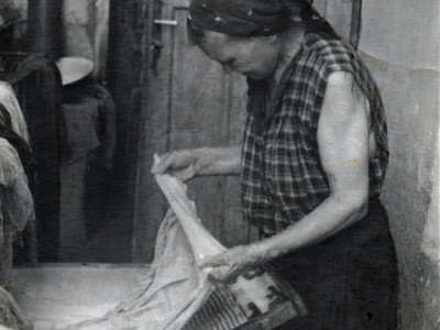 Львів, Підзамче. Прання одягу. Фото 1950-1960 років