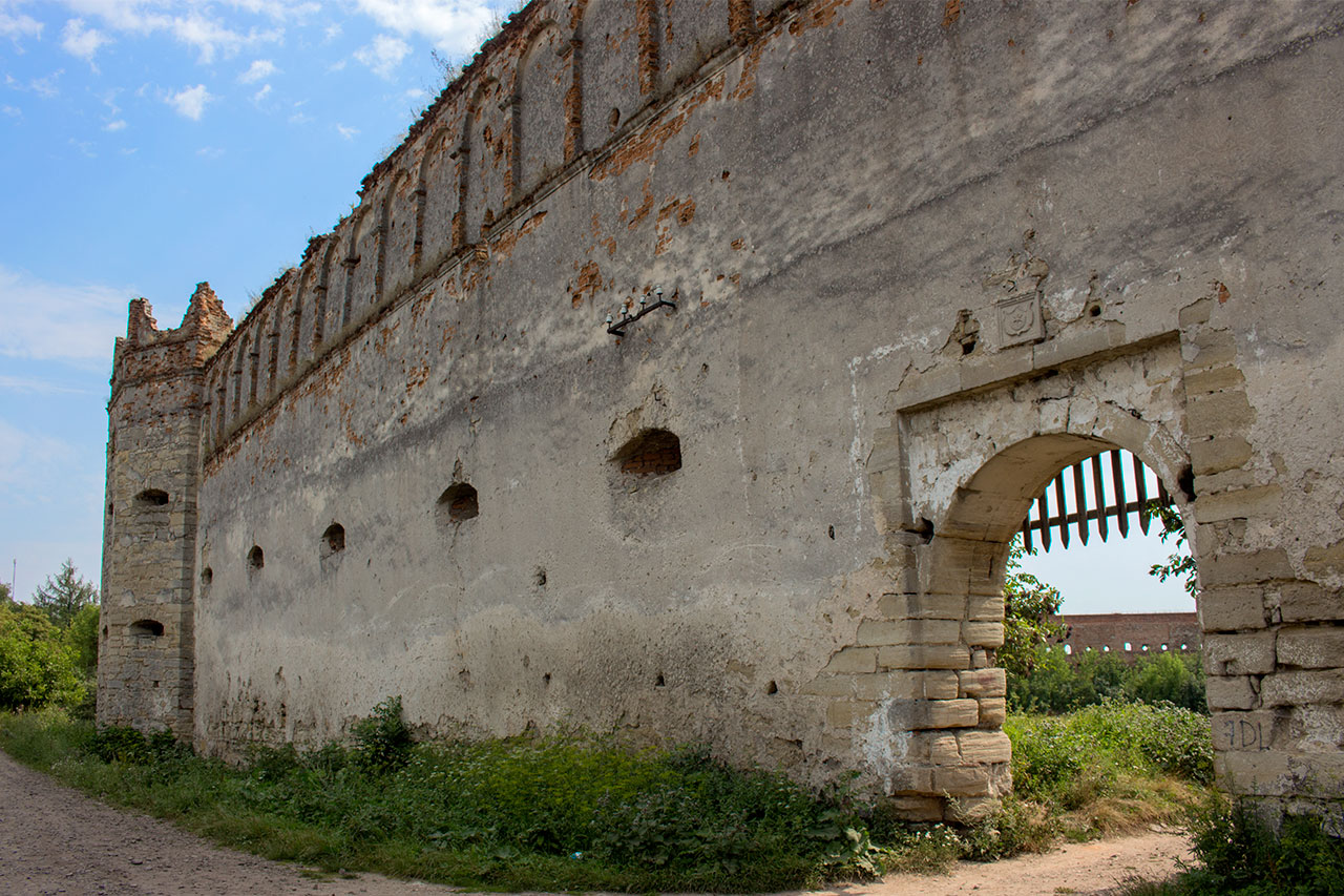 Замок в Старому Селі, фото 2015 року