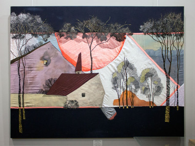 Експозиція виставки художнього текстилю "Шовк і льон"