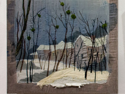 Експозиція виставки художнього текстилю "Шовк і льон"