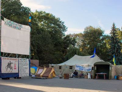 Реконструкція наметового містечка "Революції на граніті"