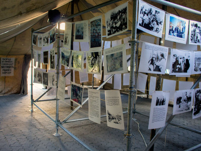 Виставка фотографій, плакатів та документів "Революції на граніті"