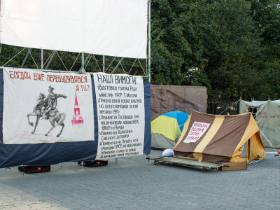 Реконструкція наметового містечка "Революції на граніті"