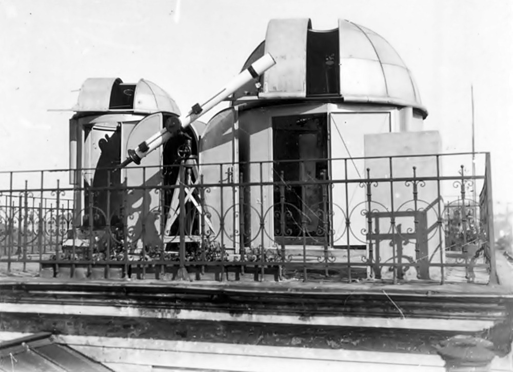 Майданчик для спостережень на даху обсерваторії на вул. Кирила і Мефодія