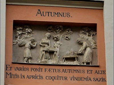 Осінь на будинку «Пір року» (фото Тетяна Жернова 2015 рік)