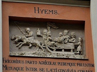 Зима на будинку «Пір року» (фото Тетяна Жернова 2015 рік)