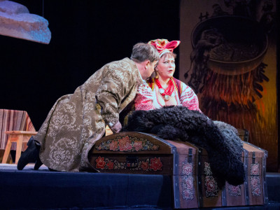 Сцена з вистави "Різдвяна ніч"