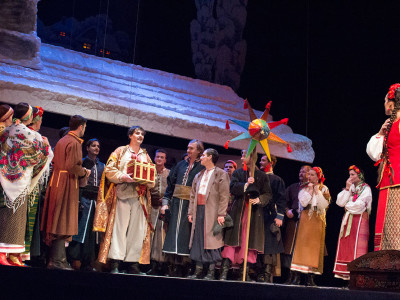 Сцена з вистави "Різдвяна ніч"