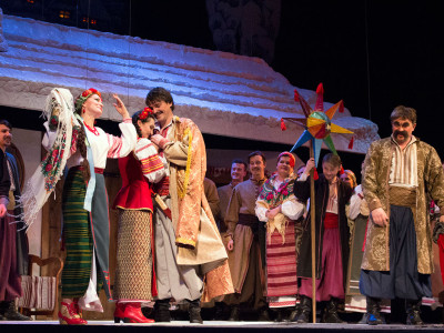 Сцена з вистави "Різдвяна ніч"