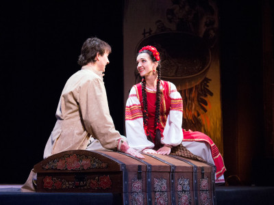 Сцена з вистави "Різдвяна ніч"