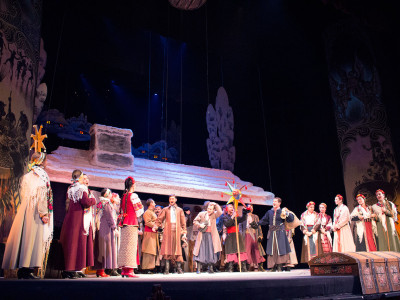 Сцена з вистави "Різдвяна ніч"