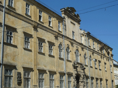 Фасад школи. Фото: www.urban-project.lviv.ua2