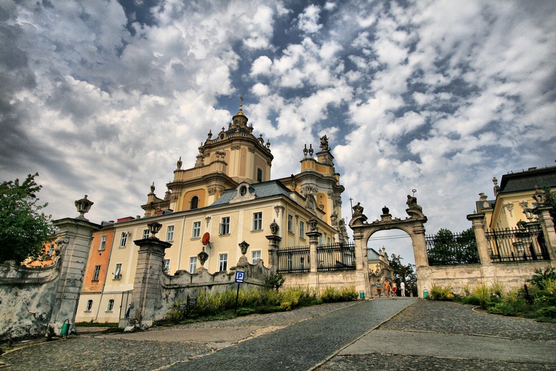 Собор святого Юра, в якому прийняв свячення о. Дольницький. Фото: http://weloveua.com