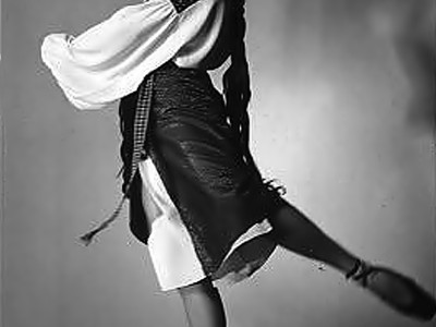 Рома Прийма на сцені (зі сайту http://www.syzokryli.com, http://www.brama.com)