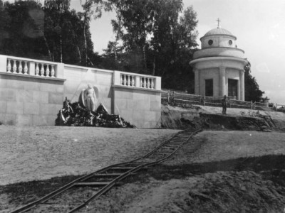 Монумент американським літунам на "Цвинтарі Орлят". Фото 1925 року