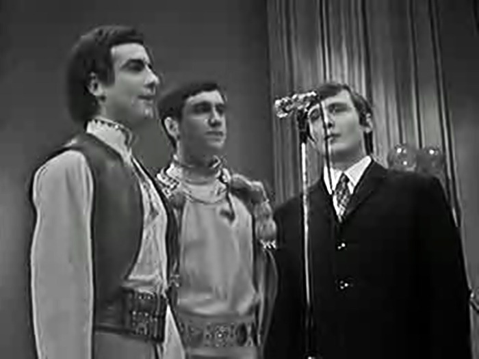 В. Зінкевич, Н. Яремчук та В. Івасюк. Виступ на Всесоюзному пісенному конкурсі «Пісня – 71»В. Зінкевич, Н. Яремчук та В. Івасюк. Виступ на Всесоюзному пісенному конкурсі «Пісня – 71»