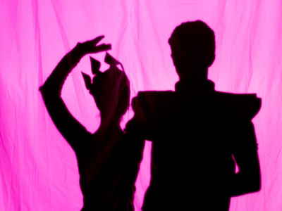 Сцена з вистави дитячого зразкового театру-студії «Чарівна Скринька» за мотивами історії Льюїса Керолла «Аліса у країні Чудес»